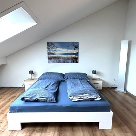 Neue Einzimmer Dachwohnung Seengen Exterior photo