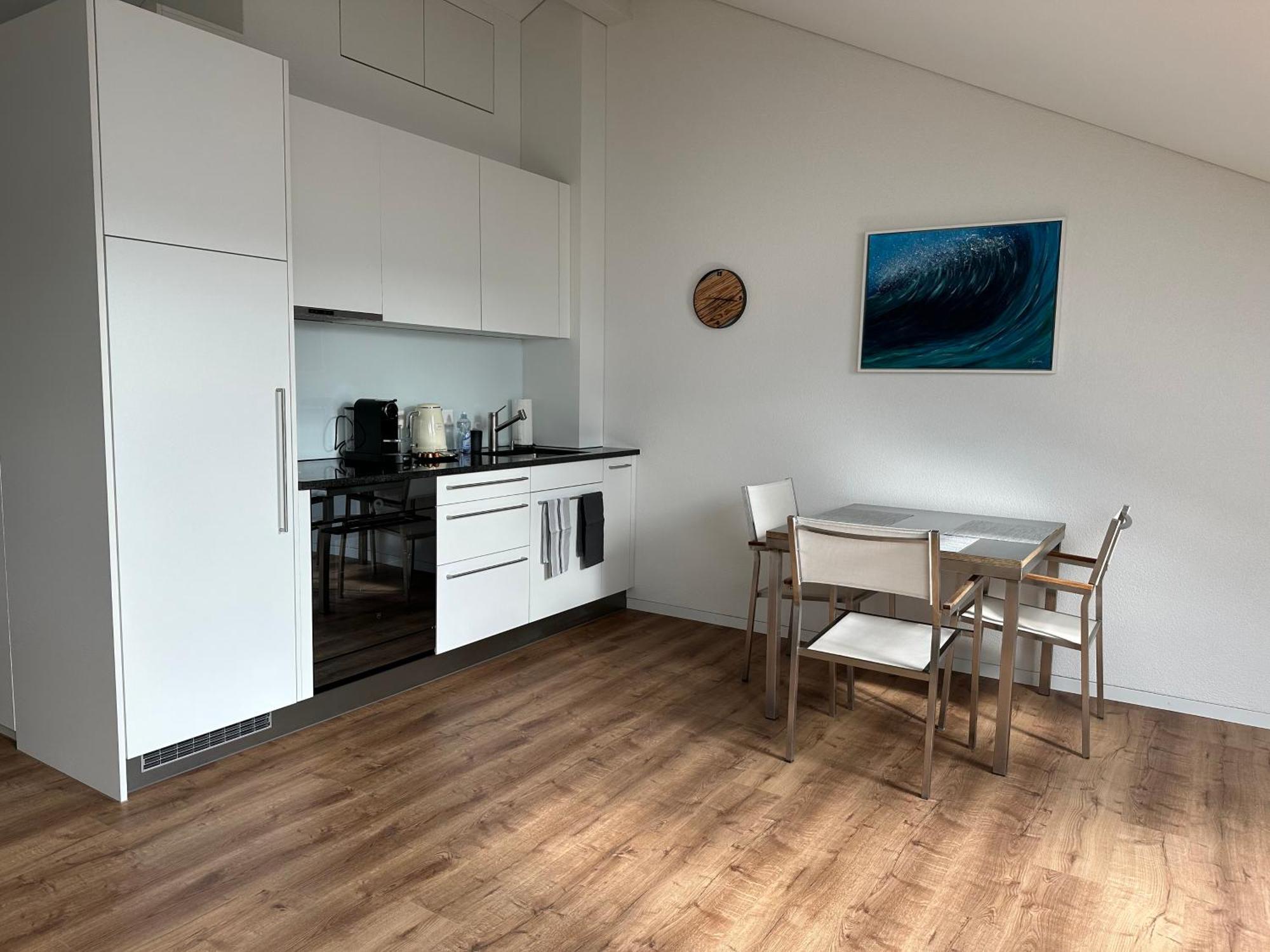 Neue Einzimmer Dachwohnung Seengen Exterior photo